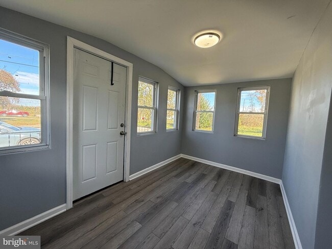 Building Photo - 37 Beaver Ave