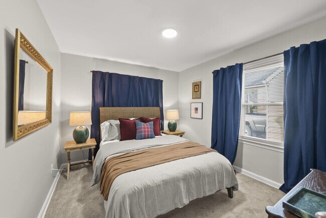 Building Photo - 1710 Hess Blvd