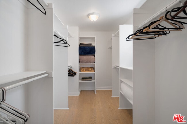 Building Photo - 6450 Lunita Rd