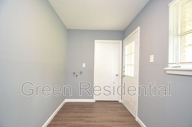 Building Photo - 7311 Bridle Path Dr