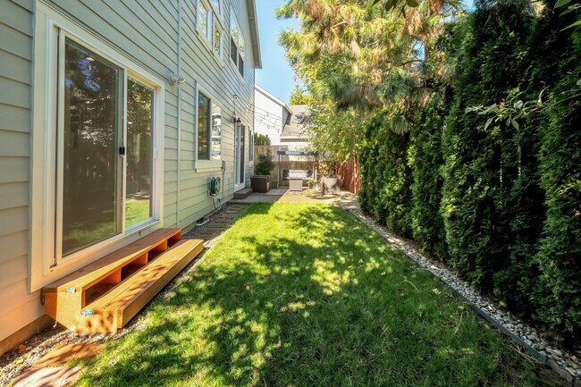 Building Photo - 5392 NW Crady Ln