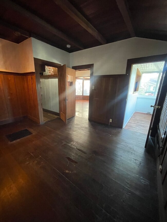 Building Photo - Pacific Grove quaint cottage
