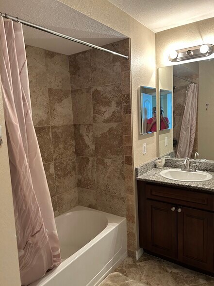 Building Photo - 3918 San Rocco Dr