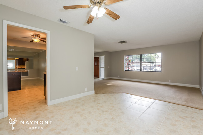 Building Photo - Spacious 3 Bedroom Home with Enclosed Pool