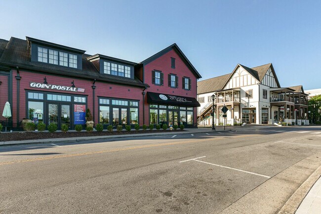 Building Photo - Stunning 4BE/3.5BA home in the very desira...