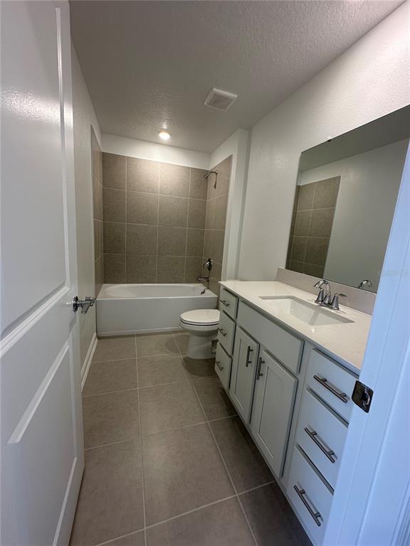 Building Photo - 5695 Ficus Aurea St