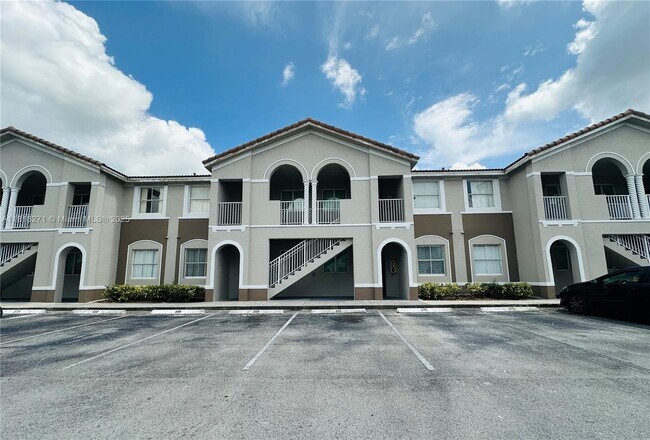 Building Photo - 1658 SE 28th Ct