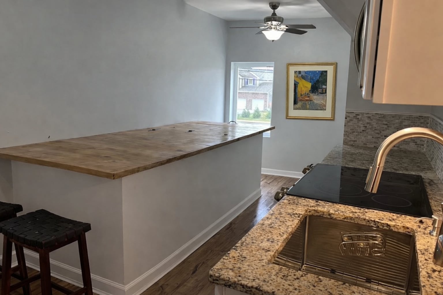 Building Photo - 2475 E Maple Rd