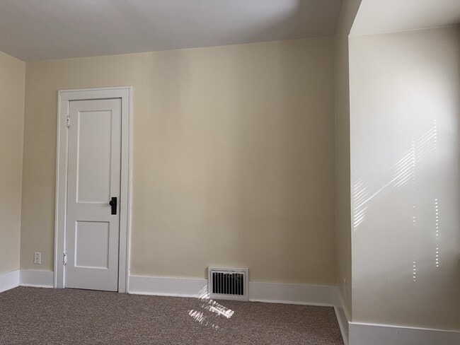 Building Photo - 115 W Crystal Lake Ave