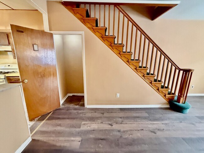 Building Photo - Recently UPDATED 3 BD/1 BA HOUSE in great East Passyunk/LOMO location w/ new Engineered Wood Floo...