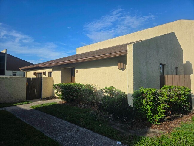 Building Photo - Beautiful 2 Bedroom 2 Bathroom Unit in Wil...