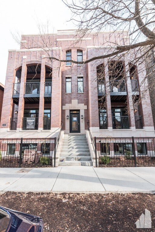 Building Photo - 2310 N Southport Ave