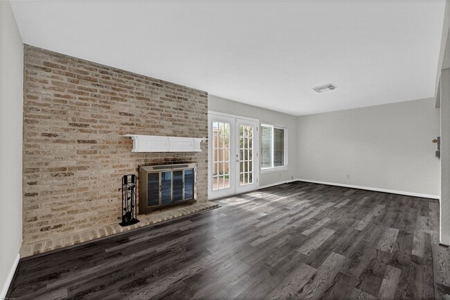 Building Photo - 11614 Village Pl Dr