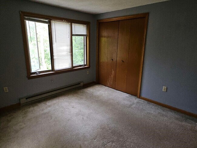 Building Photo - 11 Birch Bend Dr
