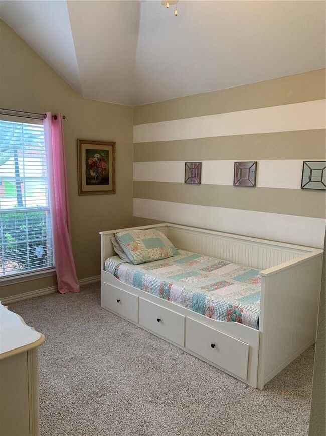 Building Photo - 3 Bedroom - 2 Bathroom House in Flower Mound