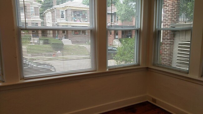 Building Photo - Great 1st Floor Duplex in Shadyside!