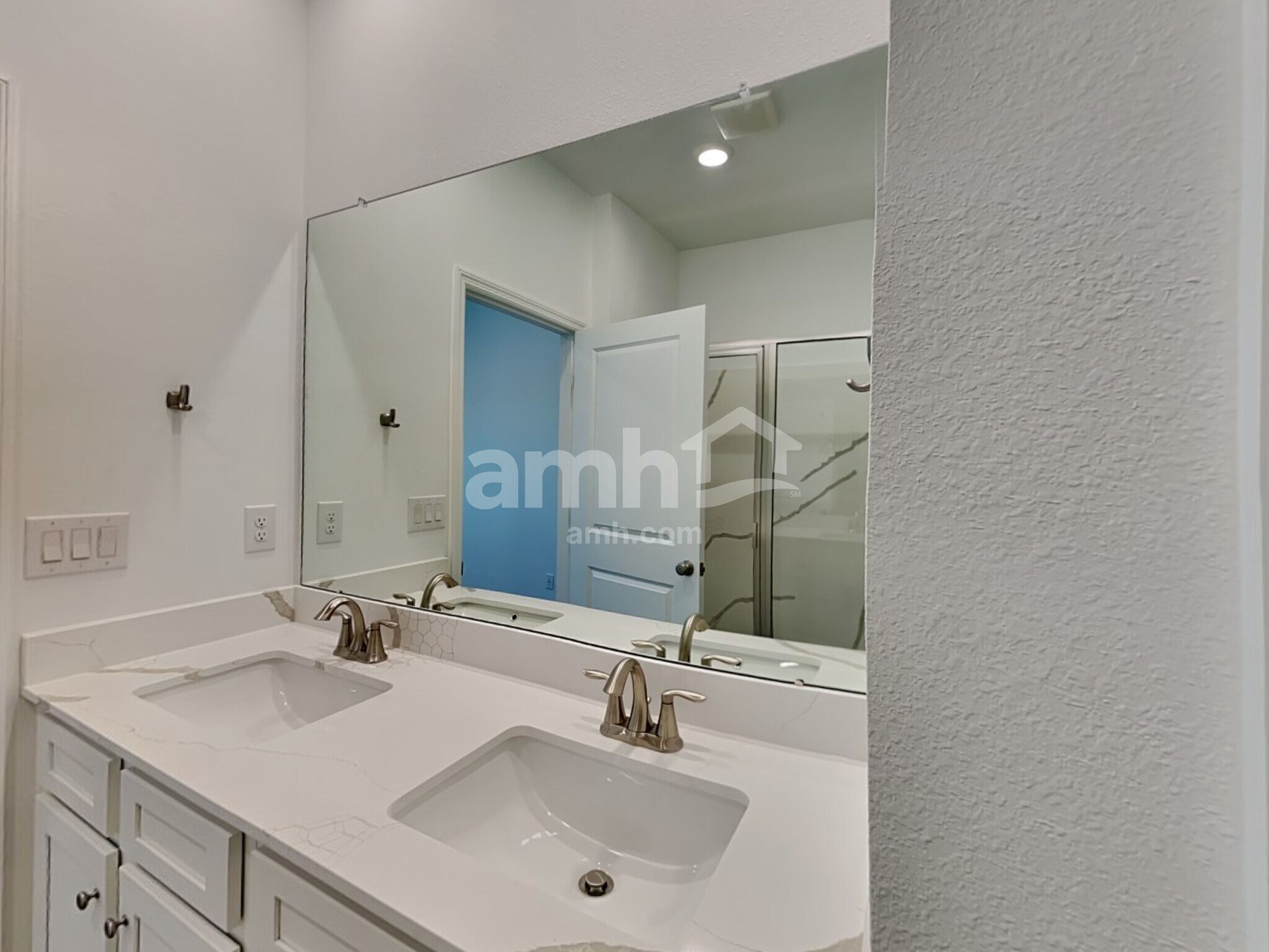 Building Photo - 37809 Dusty Saddle Ln