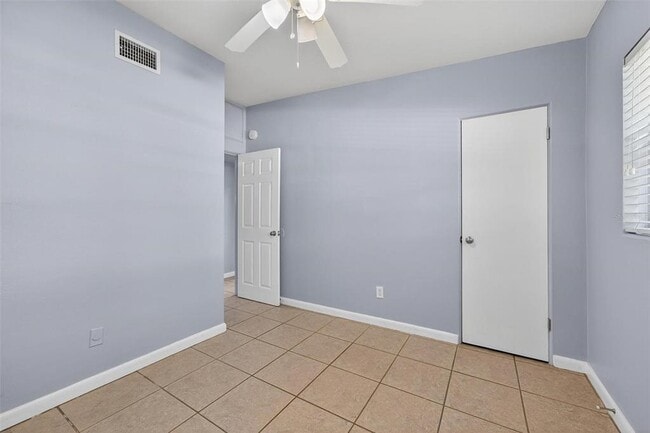 Building Photo - 3015 Tampico Dr
