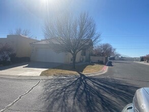 Building Photo - Gate community charming two bedroom two ba...