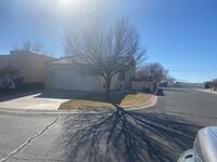 Building Photo - Gate community charming two bedroom two ba...