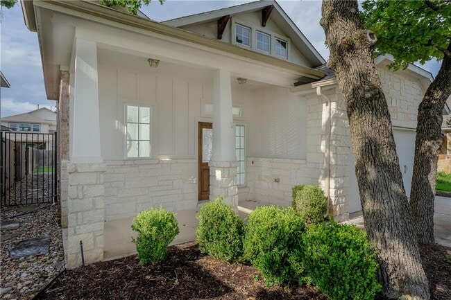 Building Photo - 720 Bonnet Blvd