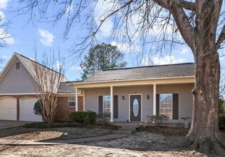 Building Photo - 320 Pebble Creek Dr