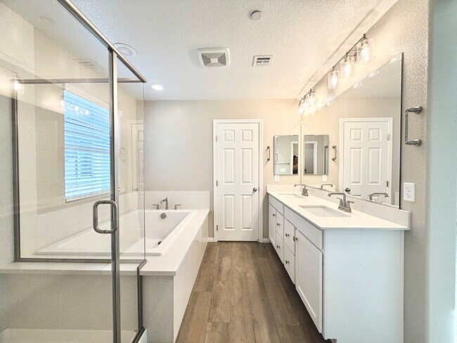 Building Photo - HIVE FALL MOVE-IN SPECIAL: NEWER 2024 BUILD | GATED COMMUNITY | SOLAR INCLUDED