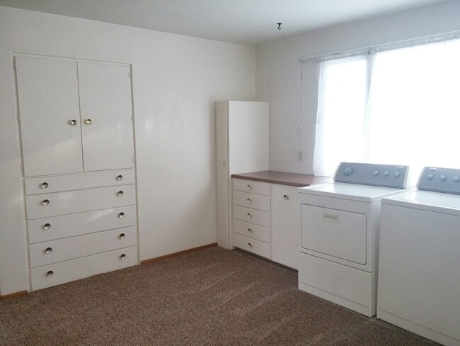 Building Photo - Ranch Style Home in the Lewis and Clark Area