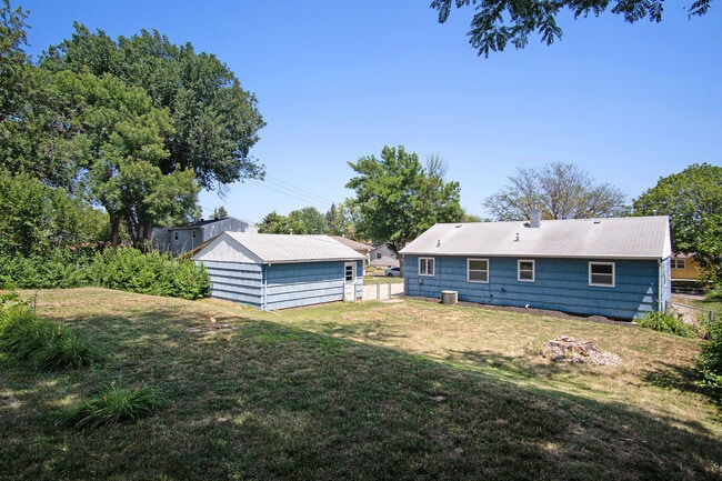 Building Photo - 2701 S Norton Ave