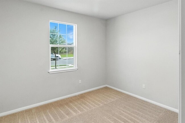 Building Photo - 211 Rainmaker Ln