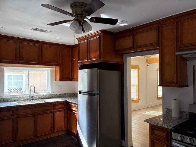 Building Photo - 9210 E Ave O