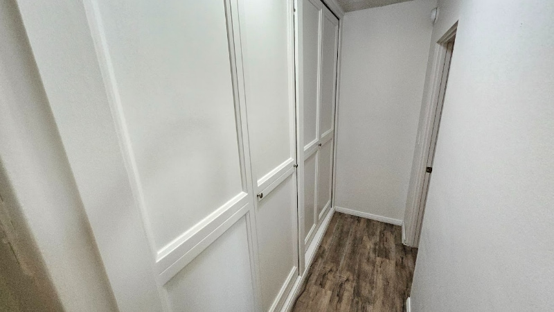 Building Photo - 11030 Moorpark St