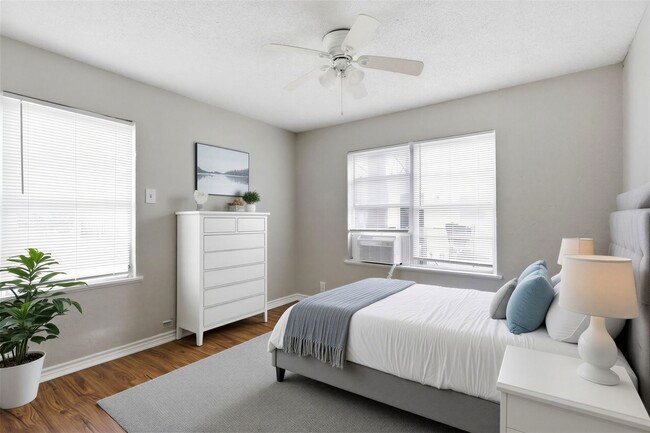 Building Photo - 1114 1st Ave N