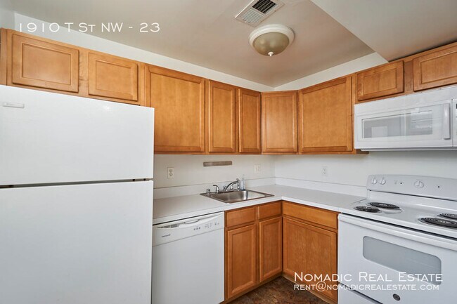 Building Photo - 1910 T St NW