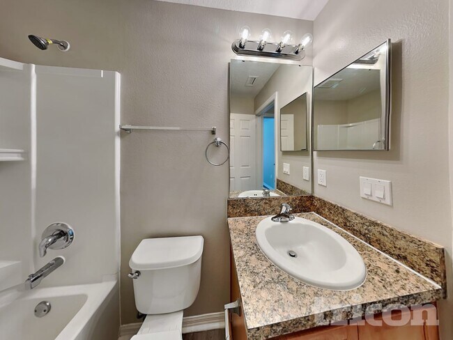 Building Photo - 1532 Wallace Manor Ave