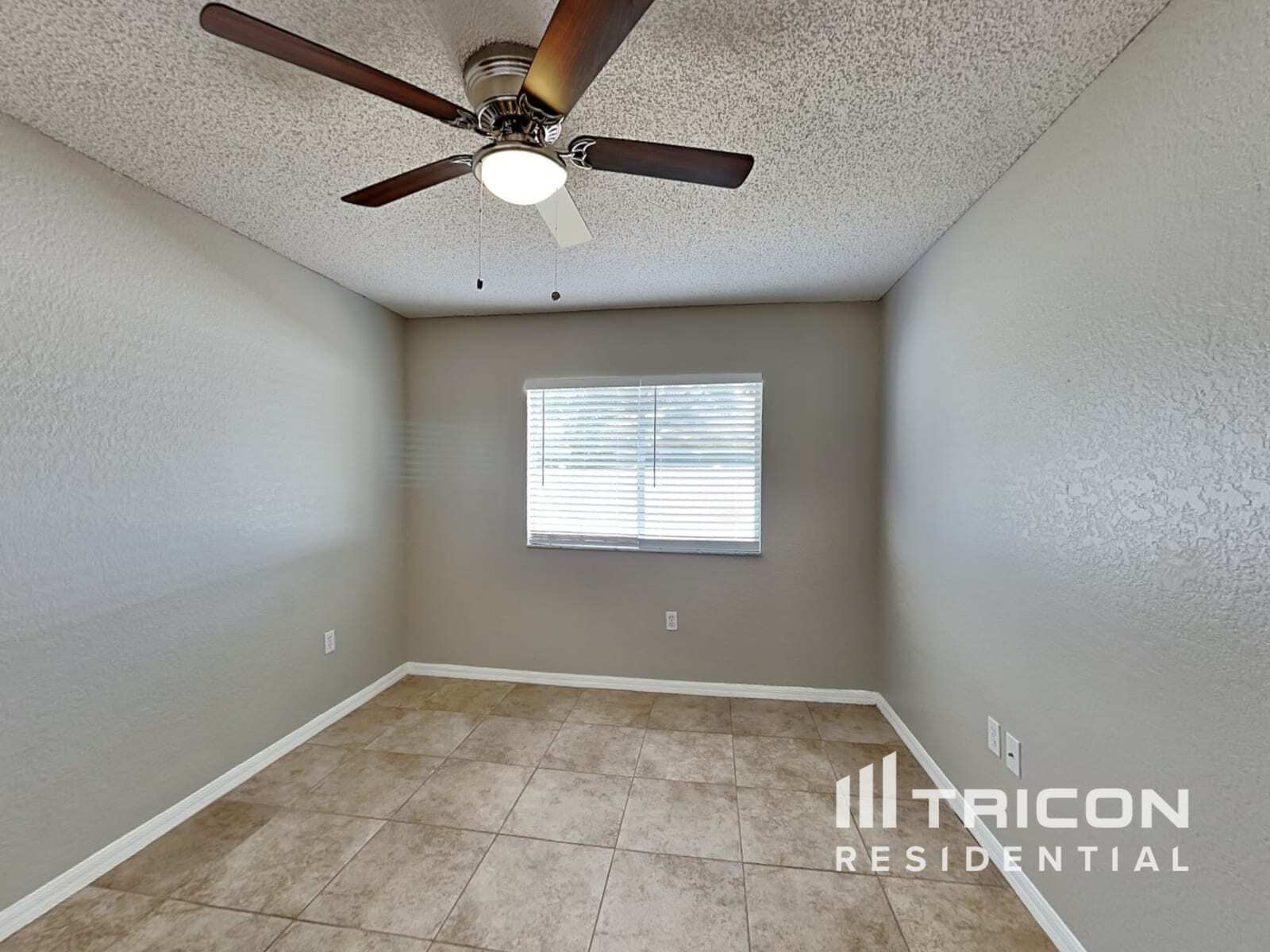 Building Photo - 8421 Bay Dr