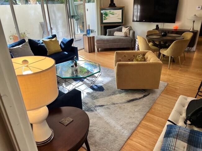 Building Photo - 2170 Century Park E