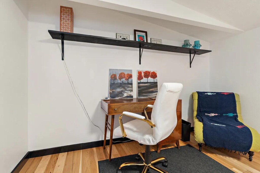 Building Photo - 2627 Douglas Ave