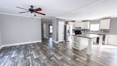 Building Photo - 545 Lee Road 275