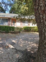 Building Photo - 112 State Highway 75 N