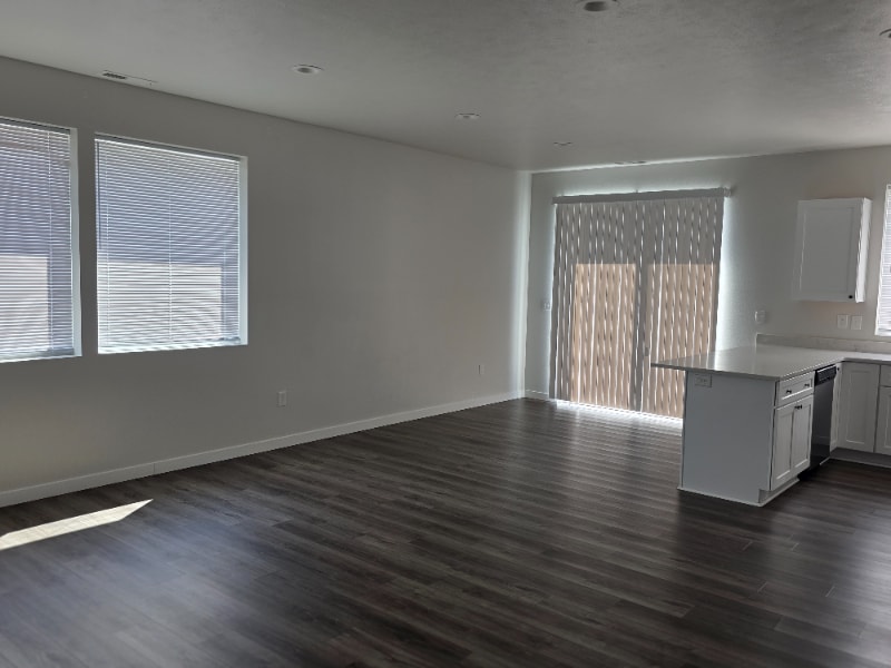 Building Photo - 10310 E Augusta Ct