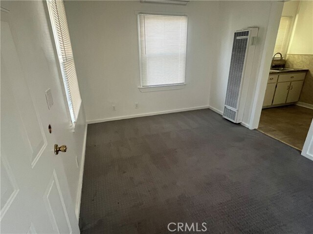 Building Photo - 10326 Plainview Ave