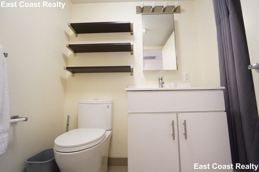 Building Photo - 8 Winter St