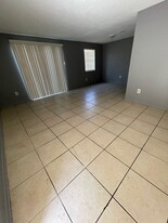 Building Photo - 948 E Monterey Ct