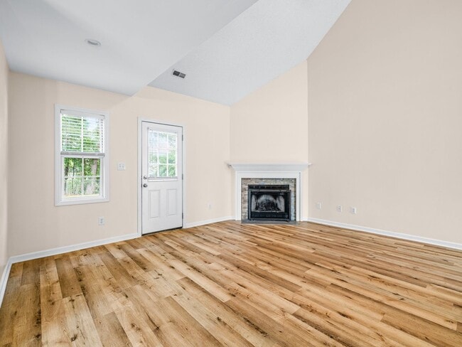 Building Photo - Aragona Village