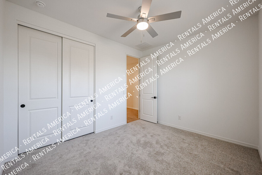 Building Photo - 4841 S Carver