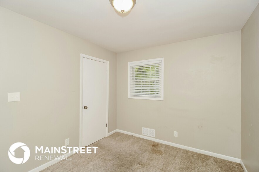 Building Photo - 5550 Longmeadow Ln