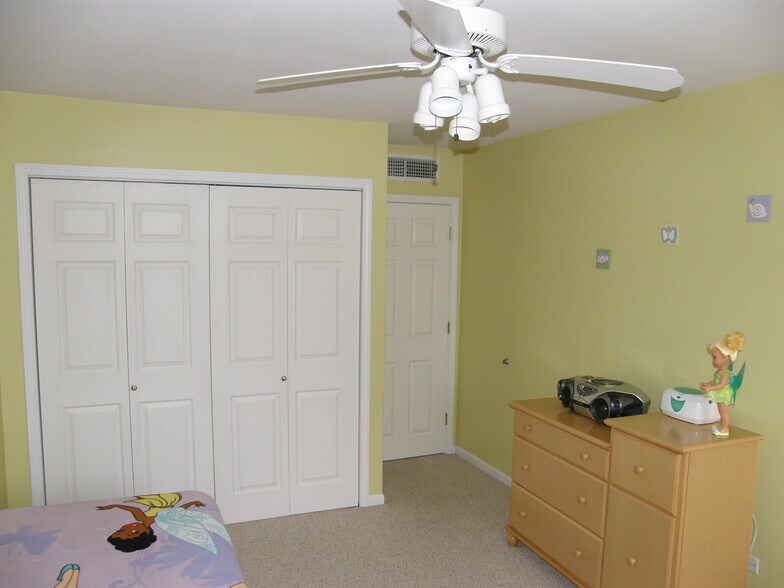 Building Photo - 920 Beau Dr