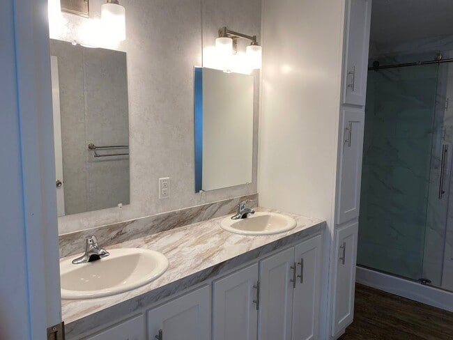 Building Photo - 135 Church Rd