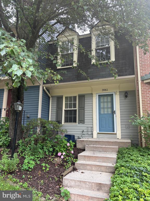 Building Photo - 3961 Conquest Ct